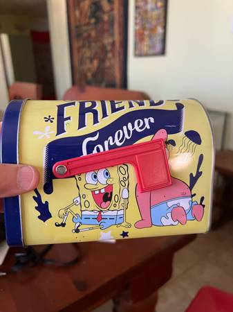 D3 SpongeBob mailbox/lunch box/metal box 1