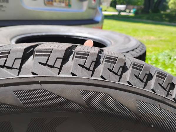 Bridgestone Blizzak DM-V2 Winter Tires P235/70R16 for sale 1