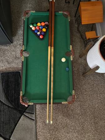 Mini pool table 1