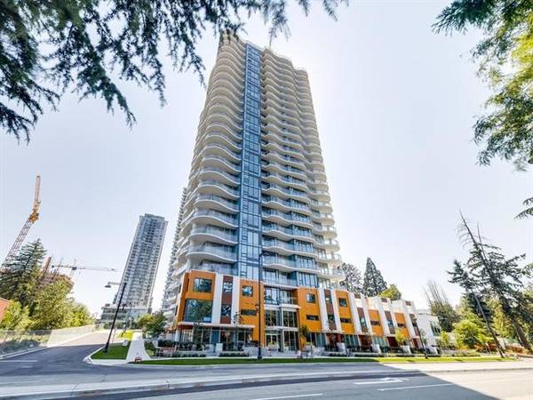 Luxurious 3 BR, 2 Level Penthouse Suite @ The Linea 1