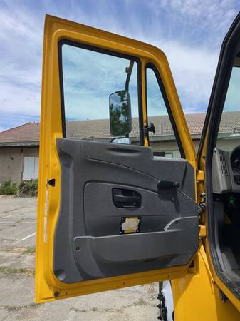2019 International 4300 26ft - Photo 15