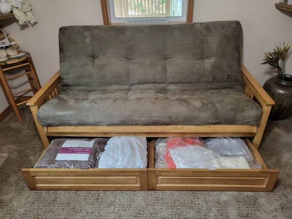 Futon 1