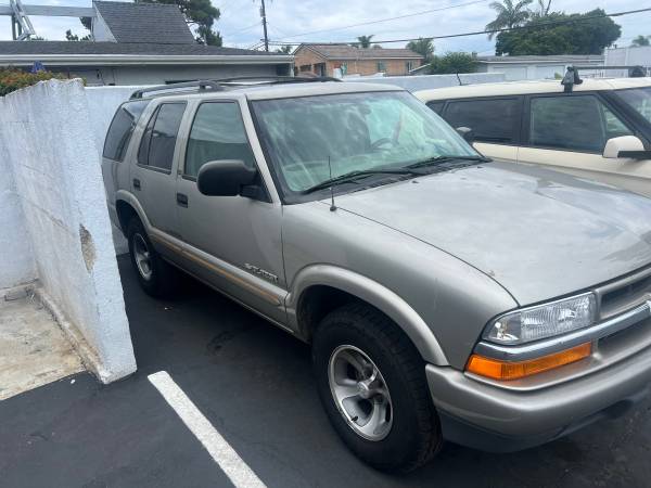 2002 Chevy blazer 1