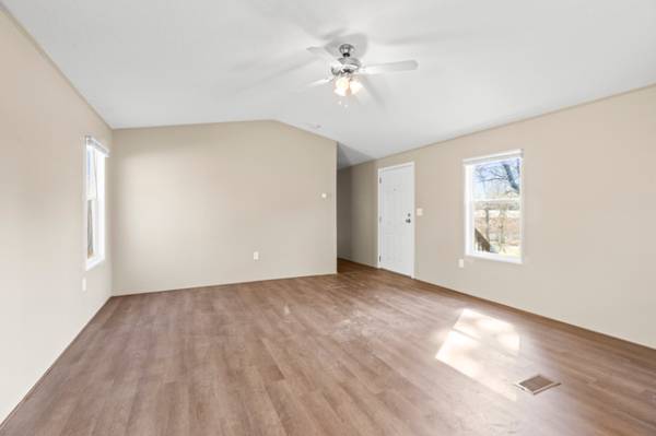 $1300.00 / 3br - 1180ft2 - Charming 3 Bed/2 Bath Manufactured Home in Lindale, TX - $1300/mo64037559921795121