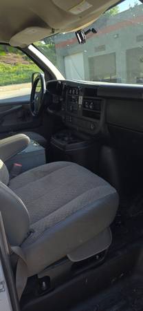 2012 Chevrolet Express 2500 - Photo 7