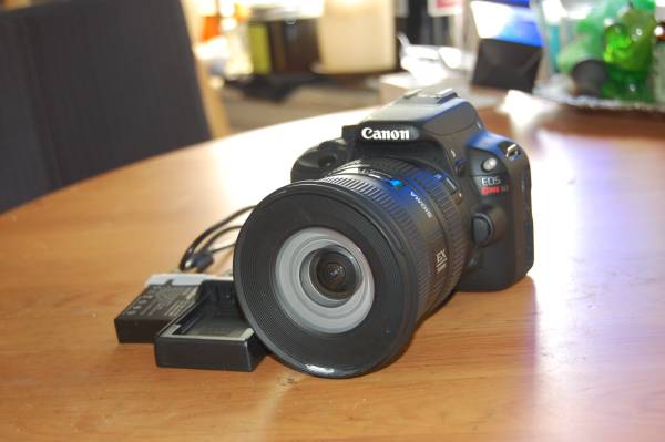 Canon EOS Rebel SL 1. DSLR 1