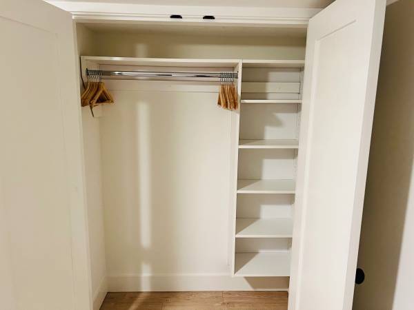 Fully Furnished 1-Bedroom Walk-Out Garden Suite – Kitsilano 4