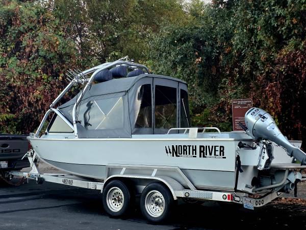 22ft North River Commander 1