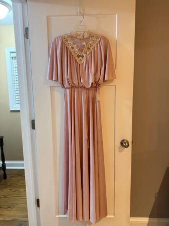 GOWN 1