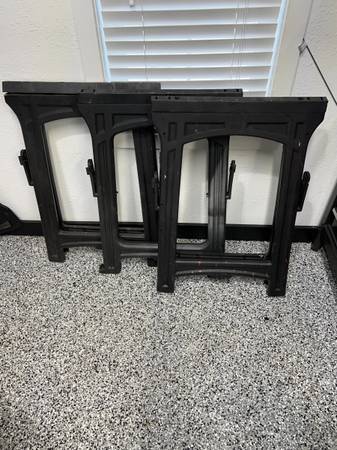 3 Sawhorses Durable plastic 1
