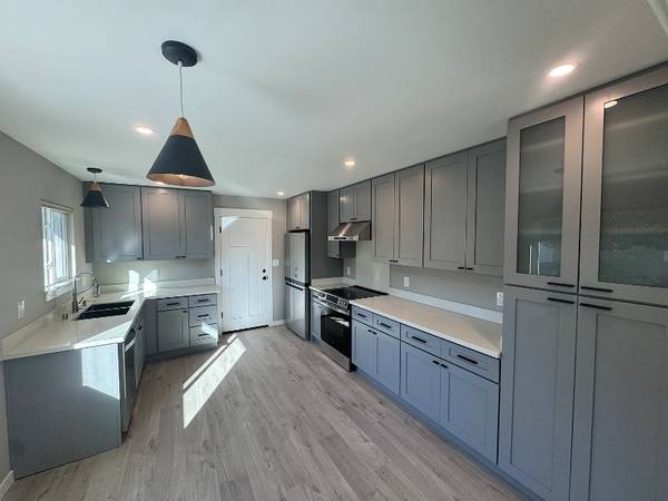 $2750.00 / 2br - 900ft2 - Stunning Remodeled 2 Bed, 1 Bath in JC Neighborhood!64017516179843124