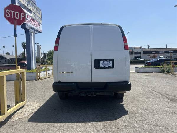 2017 Chevrolet Express 3500 Reefer - Photo 3