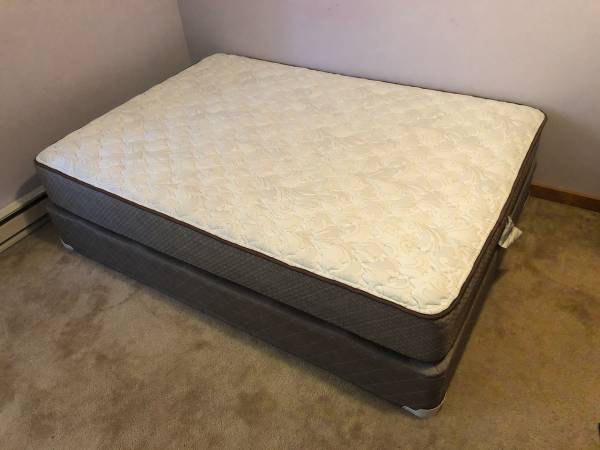 Queen size bed & box spring 1