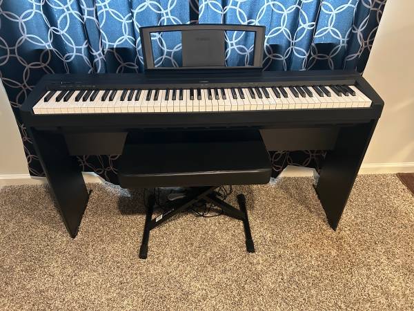 Yamaha Digital Keyboard with Stand & Stool 1