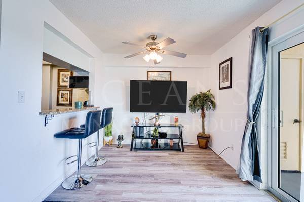 $1,725 / 1br - 735ft2 - 145 N Halifax Ave #703 (Daytona Beach)63791497664129123
