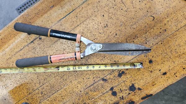 Friskars Prunners shrubs shears 1