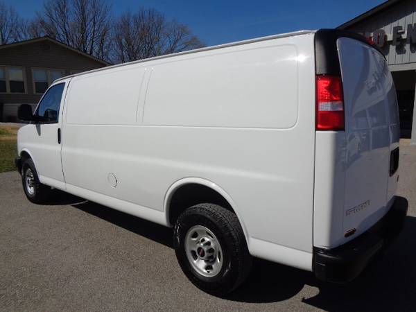 Furgón de carga extendido GMC Savana 2500 2023 - $30,990 (East Carondelet, IL.)63621402771203122