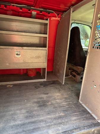 2001 GMC Savana 3500 - $3.500 (Bremerton)63477297910529123