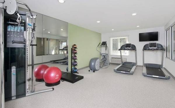$1,839 / 1br - Vida en apartamento flexible, ¡sin complicaciones! (5260 S Santa Fe Dr, Littleton, CO)63679441165827122
