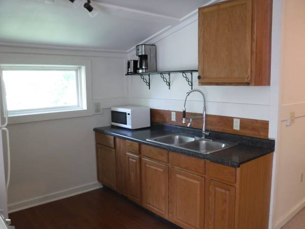 Everything Included, extra large 3rd floor Studio 1 Bedroom 1 bathroom 1