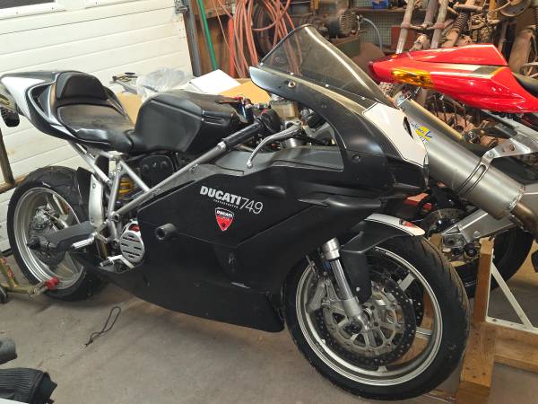 2004 Ducati 749 Dark