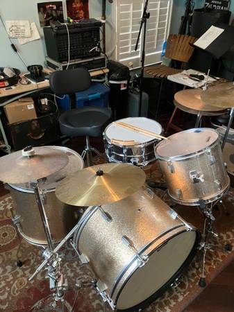 Drums only $250.  Entire kit $500 1