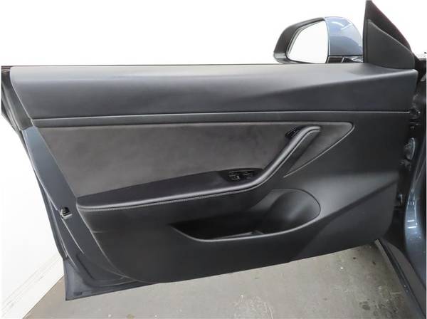 2020 Tesla Model 3 Electric Standard Range Sedan - $17,499 (Escondido Auto Super Center)63476372669955124