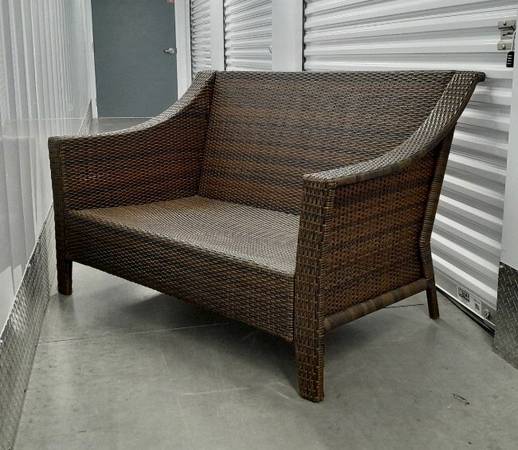 4 Pc Wicker Set includes Cushions 1