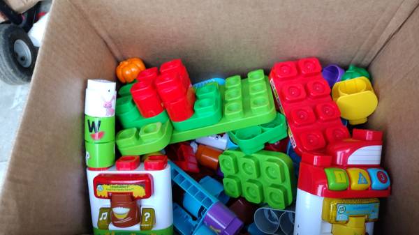 LeapFrog  Learning Blocks Toy for Kids 1