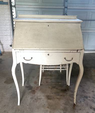 Desk for refinishing 1