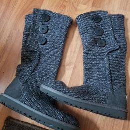 UGG- Women's Classic Boots - size 5 1