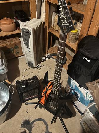 Electric Guitar + Amp & Stand 1
