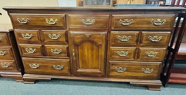 3-PC SET—Deerpath by SEARS—7-drawer dresser and 2 night stands 1