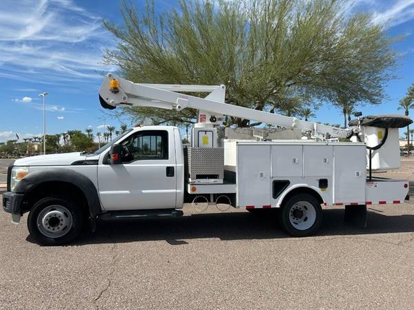 2012 Ford F550 - Photo 3
