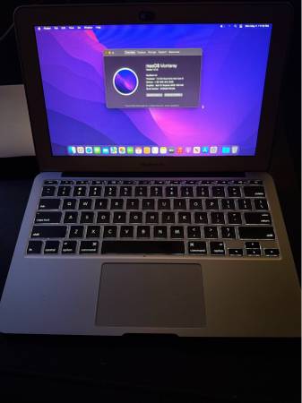 2012 MacBook Air come with original case and charger 1