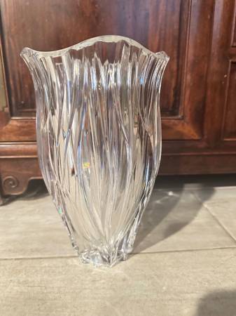 Oneida Isis 10” Lead Crystal Vase 1