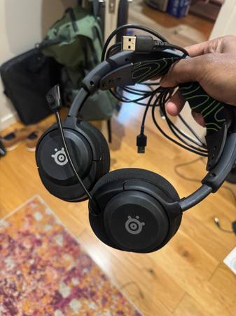 Steelseries Arctis Nova 5X for PC, Xbox Gaming Headset 1