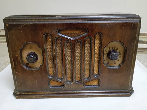 Remler Vintage Radio - Model 30 Mfg. in San Francisco, Circa 1930's 1