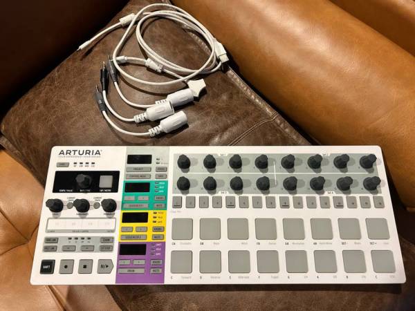 Arturia BeatStep Pro 1