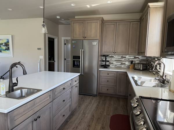 $2,950 / 3br - 2974ft2 - Espaciosa casa amueblada en Manson disponible ahora hasta junio (Manson)63872425603457123