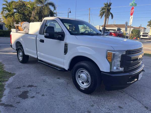 2017 Ford F250 SD - Photo 2