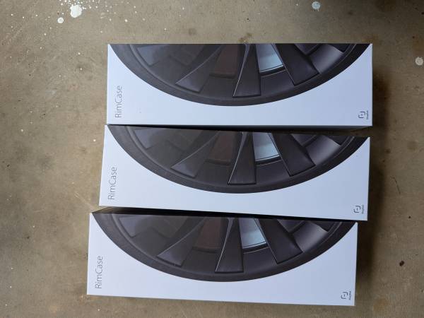 Model Y wheel cover 1