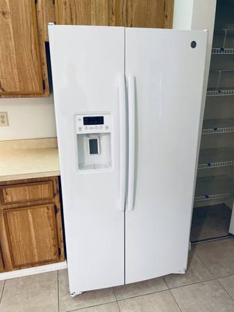 White side-by-side refrigerator 1