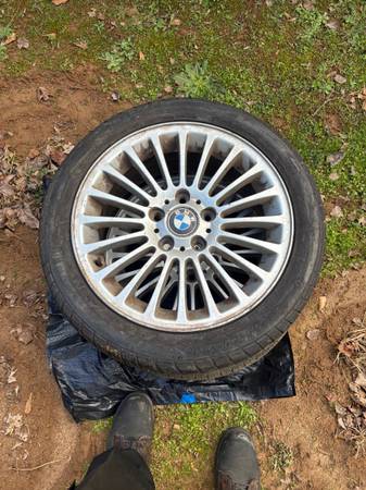 FULL SET OF 17IN BMW RIMS W/ 2 GOOD TIRES FOR SELL 1