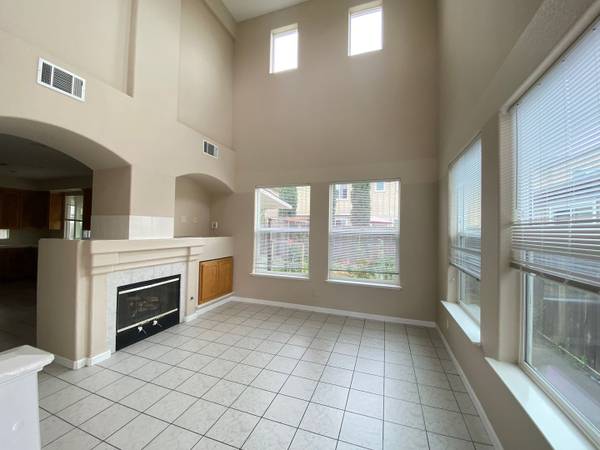 $3,200 / 3br - 3 Bedroom Home in SW Santa Rosa (santa rosa)63682761161603123