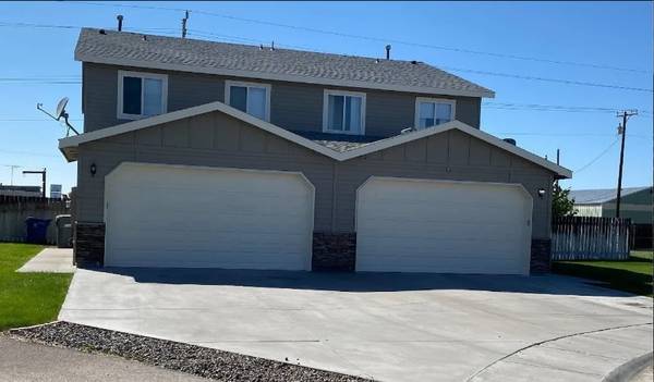 Large 3 bed/2.5 bath duplex with private backyard and 2 car garage! 1