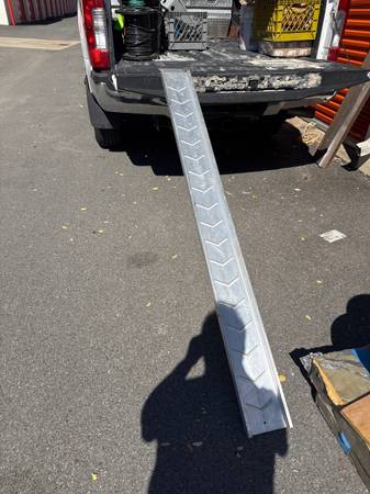 Aluminum 60”x6” motor cycle ramp 1