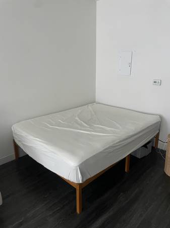 Queen bed set (bed base + mattress) 1
