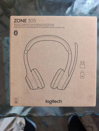 Logitech Zone 305 Bluetooth headset 1
