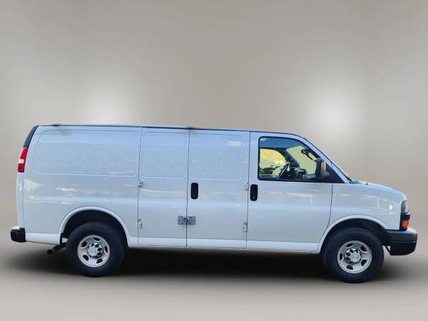 2020 Chevrolet Express 2500 - Photo 6